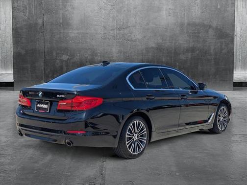2019 BMW 530 530i