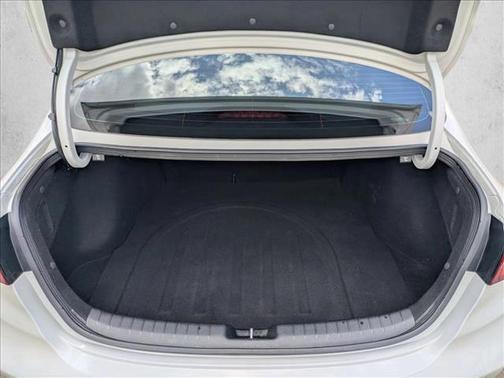 Snow White Pearl 2023 Kia Forte GT