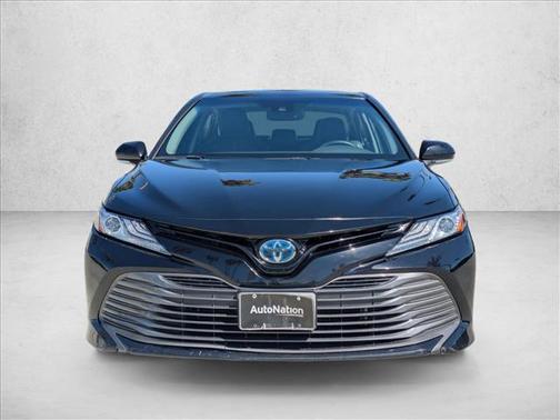 2020 Toyota Camry Hybrid XLE