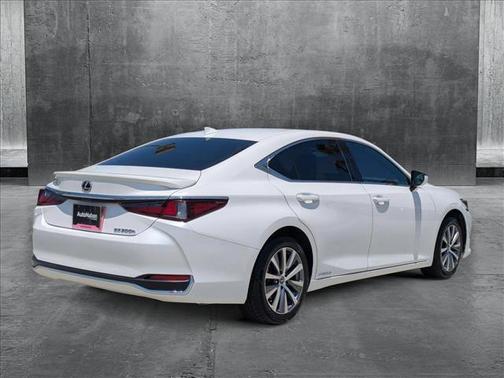 2020 Lexus ES 300h Base