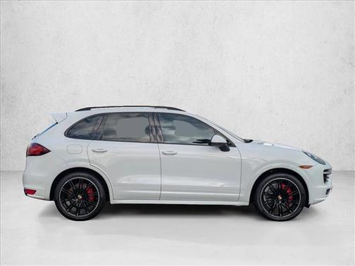2014 Porsche Cayenne GTS
