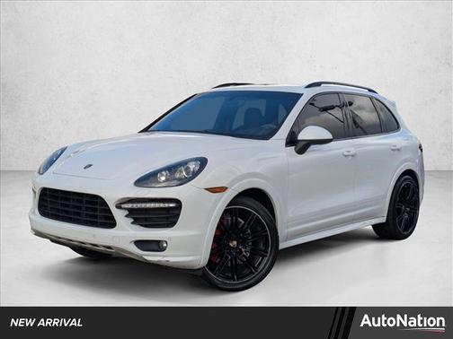 2014 Porsche Cayenne GTS