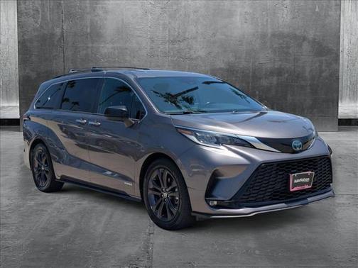 2021 Toyota Sienna XSE 7 Passenger