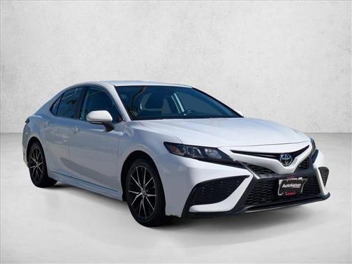 Ice Cap 2023 Toyota Camry SE