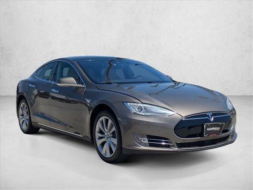 Silver/Gray 2015 Tesla Model S 85