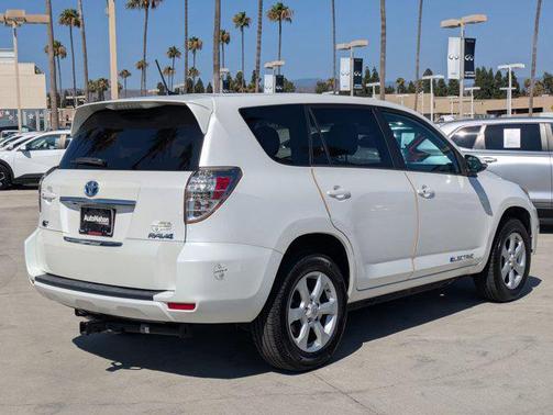2013 Toyota RAV4 EV FWD 4dr