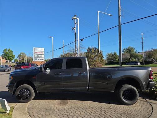 2024 RAM 3500 Laramie Crew Cab 4x4 8 Box
