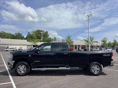 2020 RAM 2500 Tradesman Crew Cab 4X4 8 Box