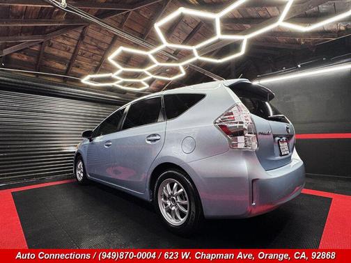 2014 Toyota Prius v Two