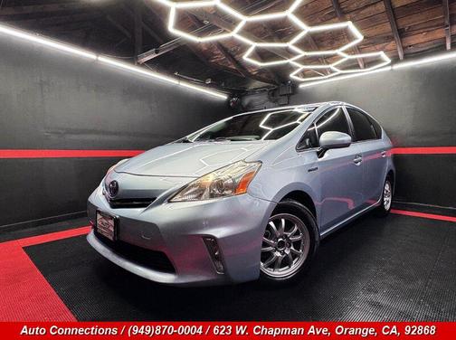 2014 Toyota Prius v Two