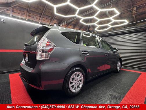 2013 Toyota Prius v Two
