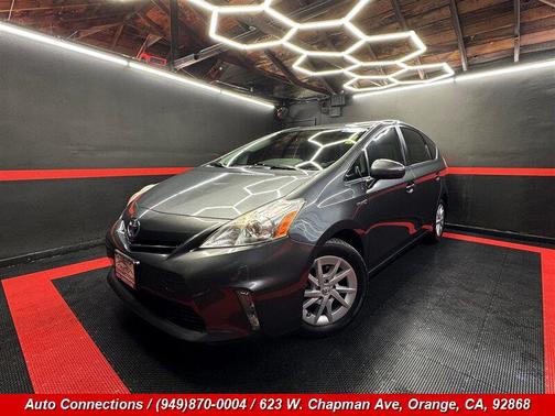 2013 Toyota Prius v Five