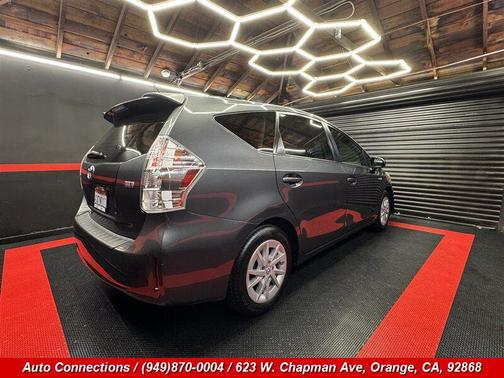 2013 Toyota Prius v Five