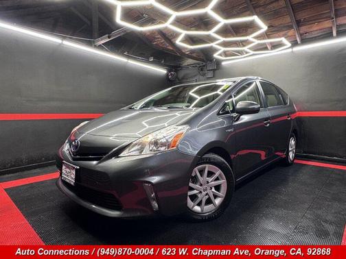 2013 Toyota Prius v Five