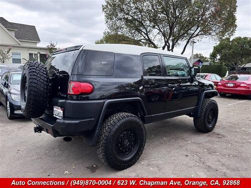 White/Black Diamond 2007 Toyota FJ Cruiser Base