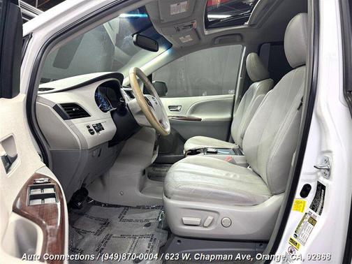 2013 Toyota Sienna XLE