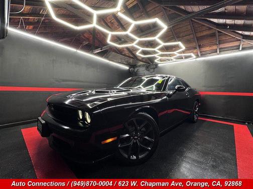 Pitch Black Clearcoat 2019 Dodge Challenger SXT
