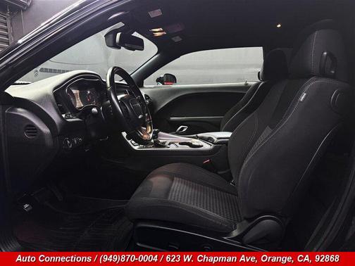 Pitch Black Clearcoat 2019 Dodge Challenger SXT