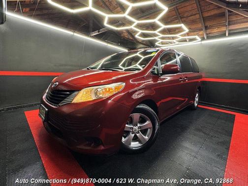 2012 Toyota Sienna LE