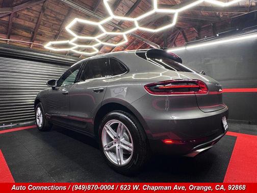 Agate Grey Metallic 2018 Porsche Macan Macan