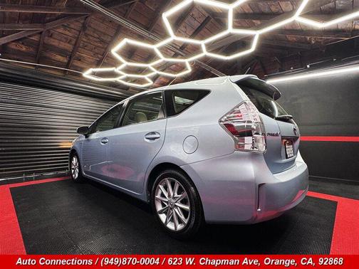 Blue Ribbon Metallic 2014 Toyota Prius v Five