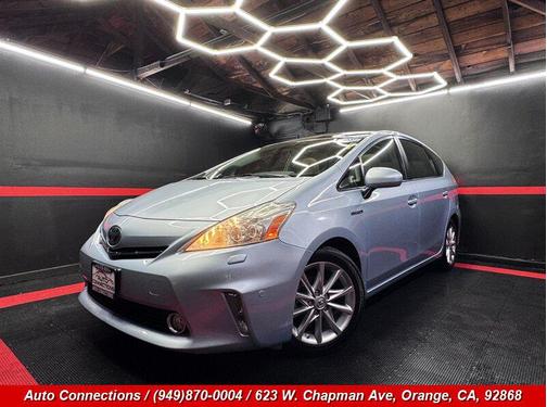2014 Toyota Prius v Five