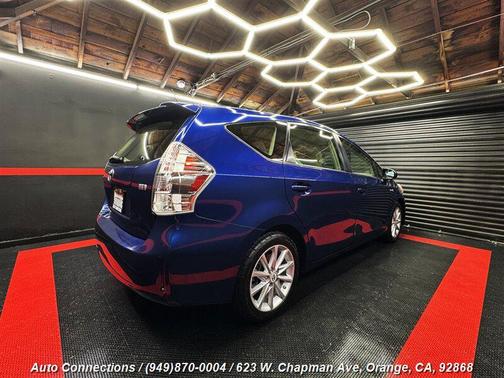 2012 Toyota Prius v Five