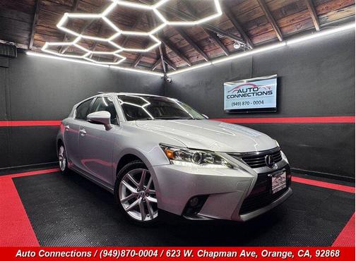 Silver Lining Metallic 2014 Lexus CT 200h