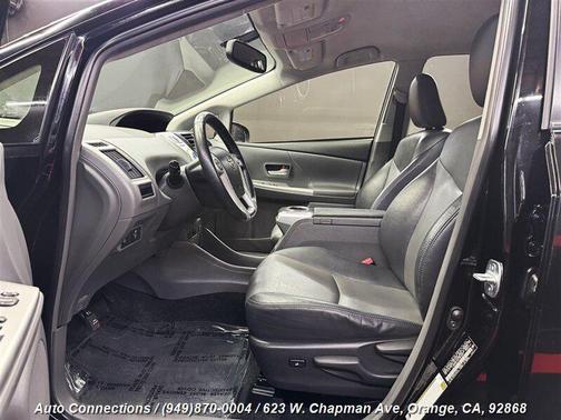 2014 Toyota Prius v Five