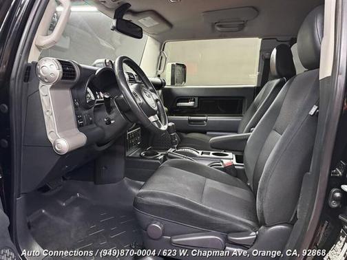 2014 Toyota FJ Cruiser Base