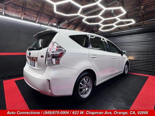 2014 Toyota Prius v Two
