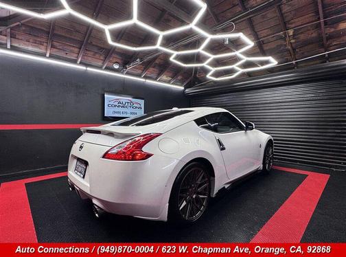 Pearl White 2009 Nissan 370Z Touring
