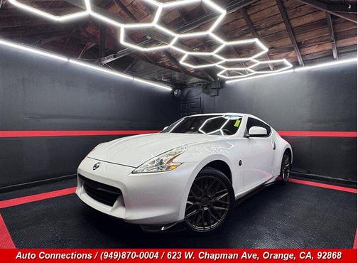 Pearl White 2009 Nissan 370Z Touring