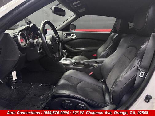 Pearl White 2009 Nissan 370Z Touring