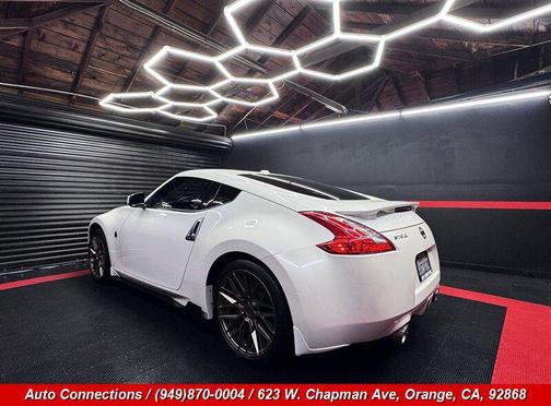 Pearl White 2009 Nissan 370Z Touring