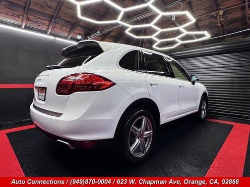 2014 Porsche Cayenne Platinum Edition