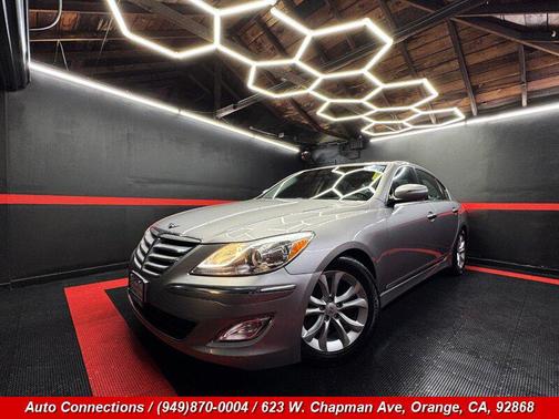 Platinum Metallic 2013 Hyundai Genesis 3.8