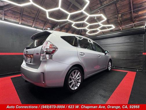 2012 Toyota Prius v Five