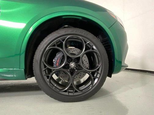 2024 Alfa Romeo Stelvio Quadrifoglio
