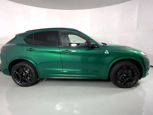 2024 Alfa Romeo Stelvio Quadrifoglio