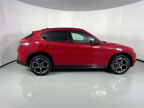 2025 Alfa Romeo Stelvio Sprint AWD