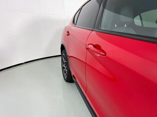 2025 Alfa Romeo Stelvio Sprint AWD