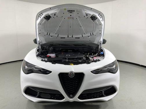 2025 Alfa Romeo Stelvio Sprint AWD