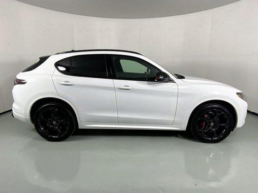 2025 Alfa Romeo Stelvio Ti