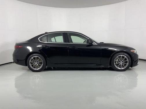 2020 Alfa Romeo Giulia Base