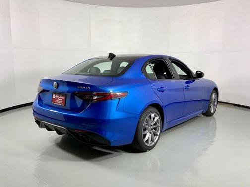 Misano Blue Metallic 2026 Alfa Romeo Giulia AWD