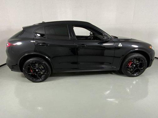2024 Alfa Romeo Stelvio Quadrifoglio