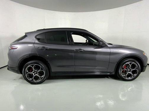 2025 Alfa Romeo Stelvio Sprint AWD
