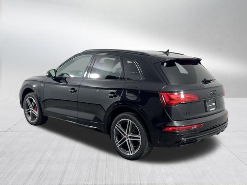 Mythos Black Metallic 2025 Audi Q5 55 S line Premium Plus