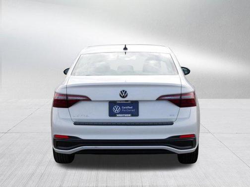 Oryx White Pearl 2022 Volkswagen Jetta 1.5T SE